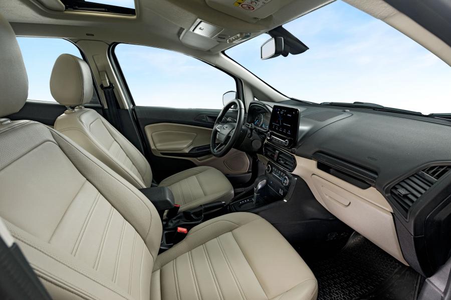 Интерьер Ford EcoSport Titanium 2018 года  (LA) (фото 7 из 24)